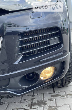 Внедорожник / Кроссовер Volkswagen Touareg 2012 в 