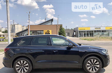 Позашляховик / Кросовер Volkswagen Touareg 2021 в Білій Церкві