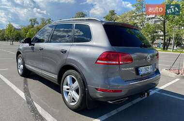 Внедорожник / Кроссовер Volkswagen Touareg 2012 в 
