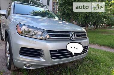 Внедорожник / Кроссовер Volkswagen Touareg 2012 в Киеве