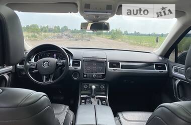 Внедорожник / Кроссовер Volkswagen Touareg 2016 в Умани