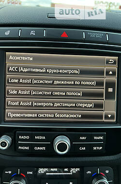Внедорожник / Кроссовер Volkswagen Touareg 2016 в Ровно