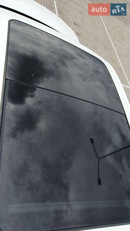 Внедорожник / Кроссовер Volkswagen Touareg 2013 в Киеве