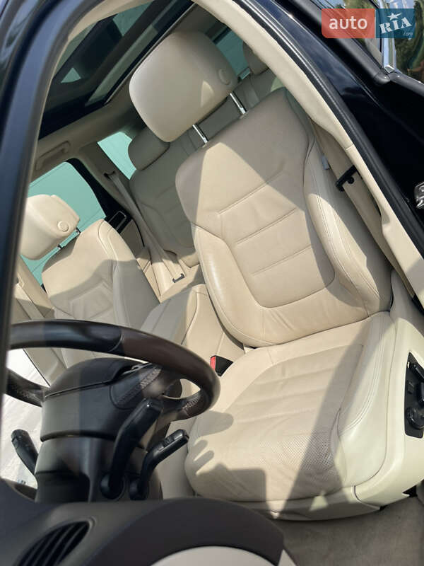 Внедорожник / Кроссовер Volkswagen Touareg 2015 в Киеве фото 45 Внедорожник / Кроссовер Volkswagen Touareg 2015 в Киеве