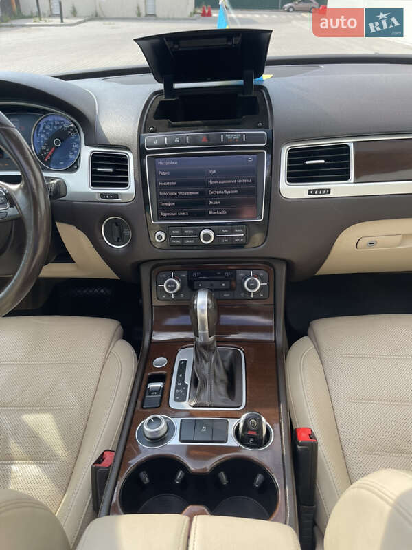Внедорожник / Кроссовер Volkswagen Touareg 2015 в Киеве фото 56 Внедорожник / Кроссовер Volkswagen Touareg 2015 в Киеве