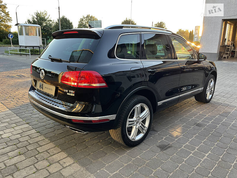 Позашляховик / Кросовер Volkswagen Touareg 2014 в Луцьку