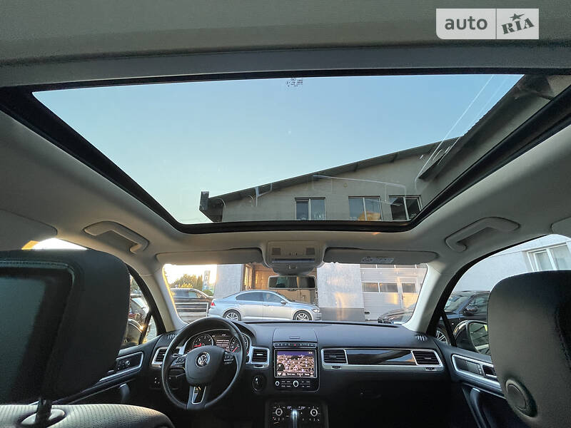 Позашляховик / Кросовер Volkswagen Touareg 2014 в Луцьку