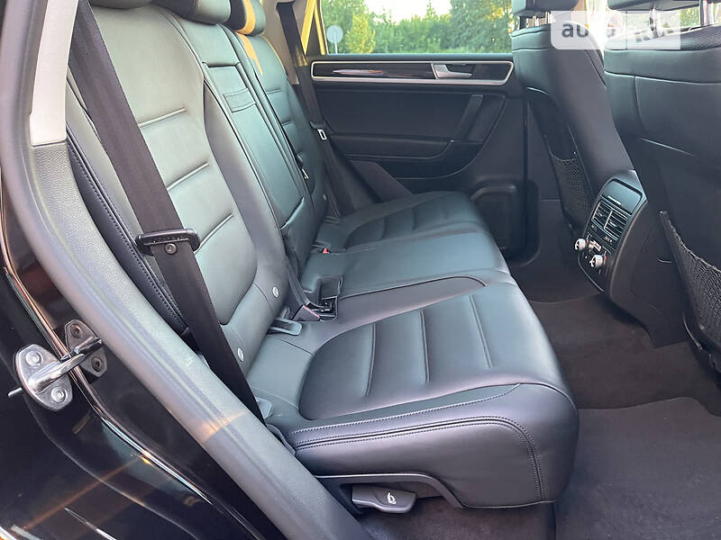 Позашляховик / Кросовер Volkswagen Touareg 2014 в Луцьку