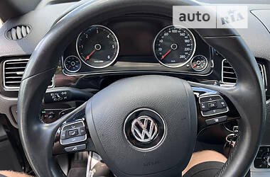 Позашляховик / Кросовер Volkswagen Touareg 2012 в Бродах