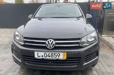Внедорожник / Кроссовер Volkswagen Touareg 2012 в 