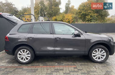 Внедорожник / Кроссовер Volkswagen Touareg 2012 в 