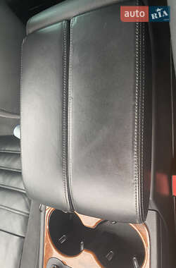 Внедорожник / Кроссовер Volkswagen Touareg 2012 в 