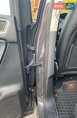 Внедорожник / Кроссовер Volkswagen Touareg 2012 в 