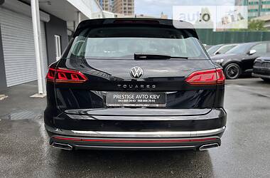 Позашляховик / Кросовер Volkswagen Touareg 2022 в Києві