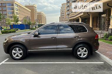 Позашляховик / Кросовер Volkswagen Touareg 2013 в 