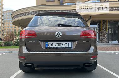 Позашляховик / Кросовер Volkswagen Touareg 2013 в 