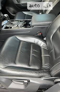 Позашляховик / Кросовер Volkswagen Touareg 2013 в 