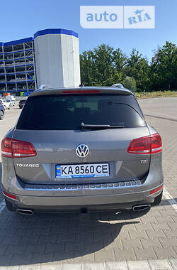 Внедорожник / Кроссовер Volkswagen Touareg 2012 в Борисполе