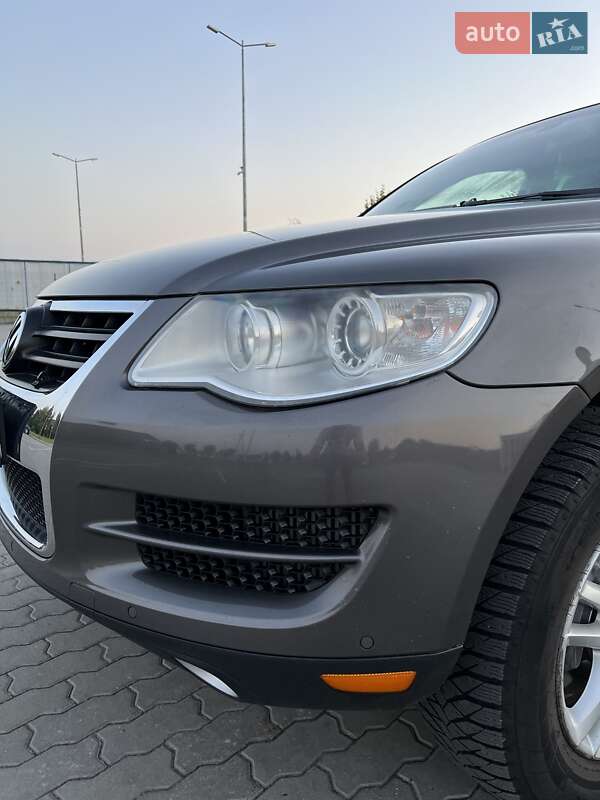 Позашляховик / Кросовер Volkswagen Touareg 2009 в Бродах