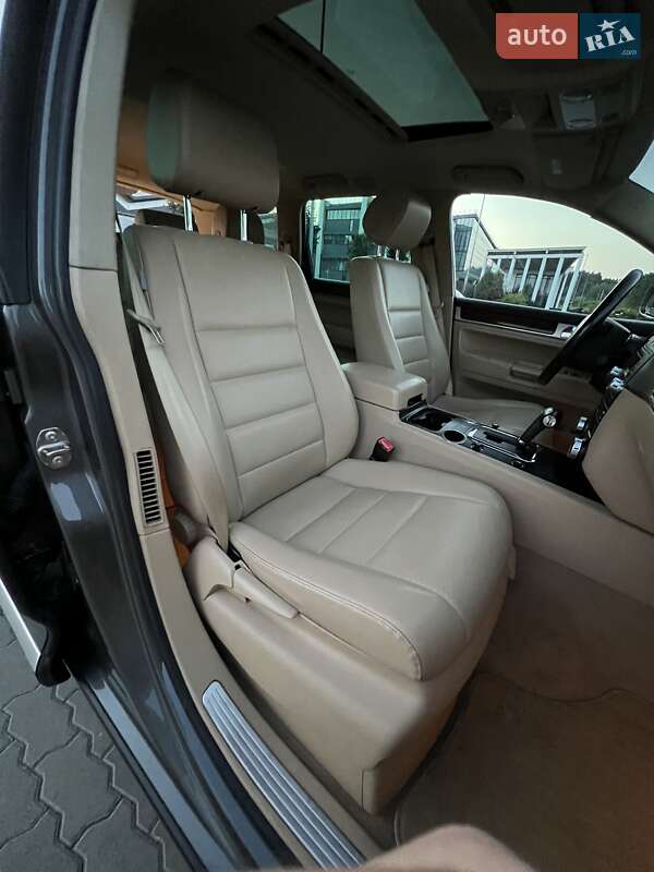 Позашляховик / Кросовер Volkswagen Touareg 2009 в Бродах