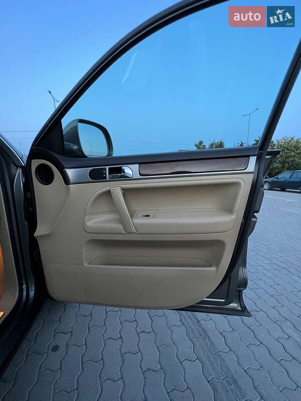 Позашляховик / Кросовер Volkswagen Touareg 2009 в Бродах