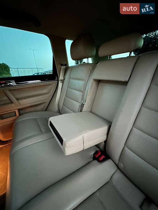 Позашляховик / Кросовер Volkswagen Touareg 2009 в Бродах