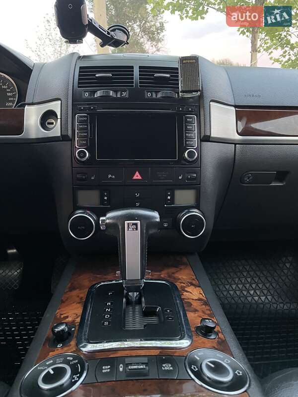 Позашляховик / Кросовер Volkswagen Touareg 2007 в Дніпрі