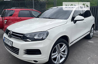 Внедорожник / Кроссовер Volkswagen Touareg 2011 в Киеве