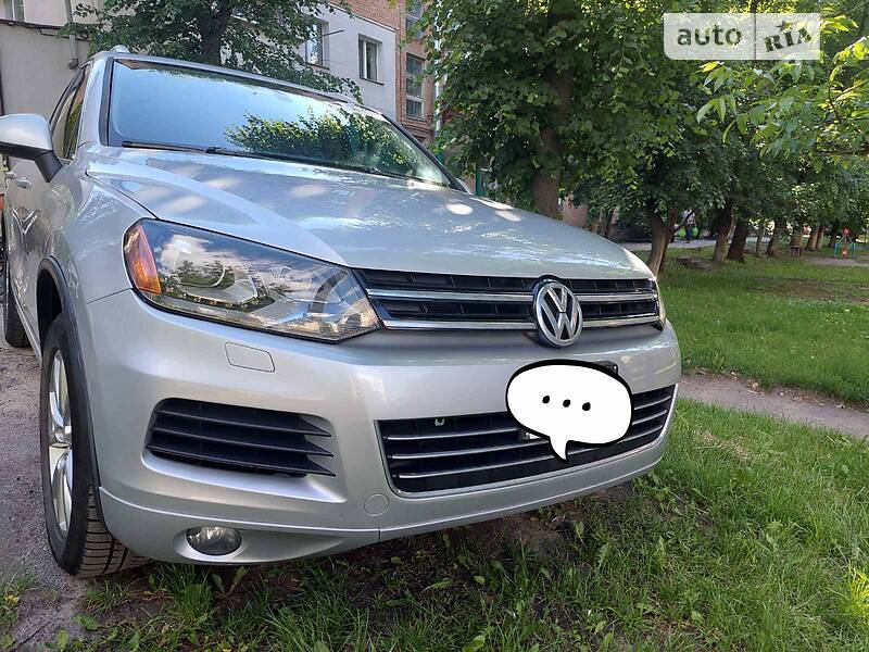 Внедорожник / Кроссовер Volkswagen Touareg 2012 в Киеве