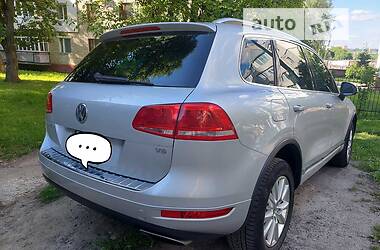 Внедорожник / Кроссовер Volkswagen Touareg 2012 в Киеве