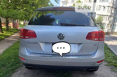 Внедорожник / Кроссовер Volkswagen Touareg 2012 в Киеве