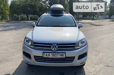 Внедорожник / Кроссовер Volkswagen Touareg 2012 в Киеве