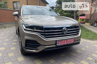 Внедорожник / Кроссовер Volkswagen Touareg 2019 в Мукачево