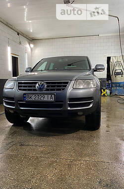 Внедорожник / Кроссовер Volkswagen Touareg 2004 в Ровно