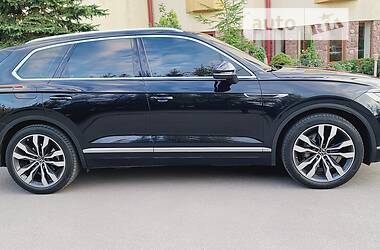 Внедорожник / Кроссовер Volkswagen Touareg 2021 в 