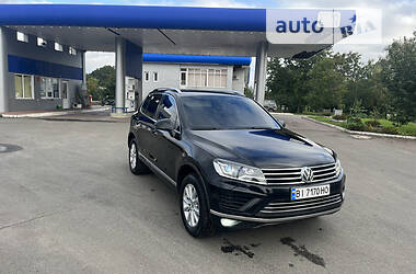 Внедорожник / Кроссовер Volkswagen Touareg 2016 в Лубнах