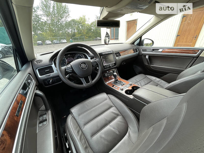 Внедорожник / Кроссовер Volkswagen Touareg 2010 в Бердичеве