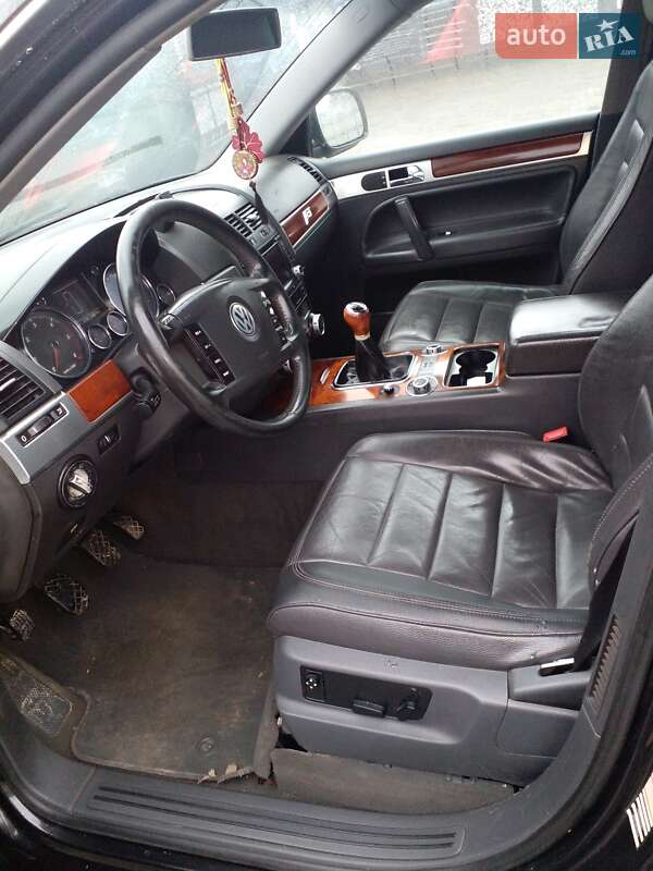 Внедорожник / Кроссовер Volkswagen Touareg 2004 в Теребовле