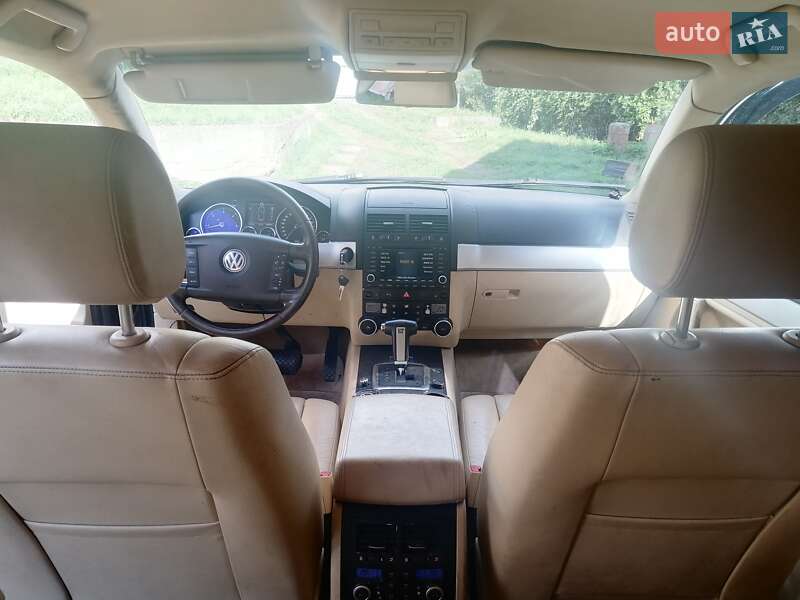 Позашляховик / Кросовер Volkswagen Touareg 2005 в Луцьку