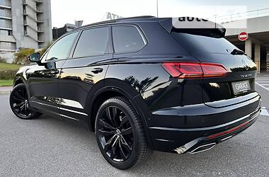 Внедорожник / Кроссовер Volkswagen Touareg 2020 в 