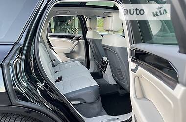 Внедорожник / Кроссовер Volkswagen Touareg 2020 в 