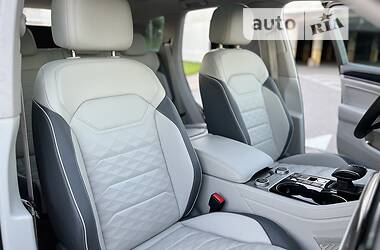 Внедорожник / Кроссовер Volkswagen Touareg 2020 в 