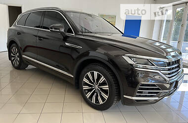 Внедорожник / Кроссовер Volkswagen Touareg 2018 в Одессе