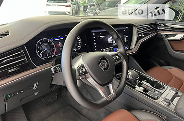 Внедорожник / Кроссовер Volkswagen Touareg 2018 в Одессе