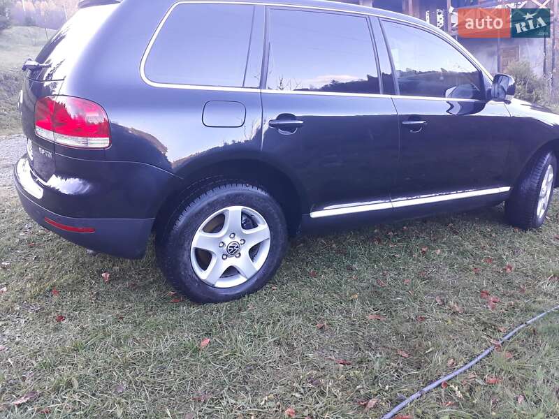Позашляховик / Кросовер Volkswagen Touareg 2005 в Львові
