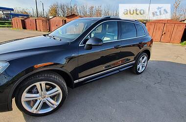 Внедорожник / Кроссовер Volkswagen Touareg 2014 в Нововолынске