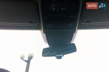 Позашляховик / Кросовер Volkswagen Touareg 2014 в 