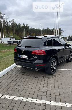 Позашляховик / Кросовер Volkswagen Touareg 2014 в Пирятині