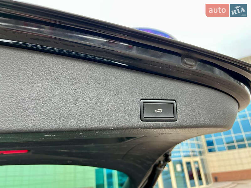 Внедорожник / Кроссовер Volkswagen Touareg 2014 в Харькове