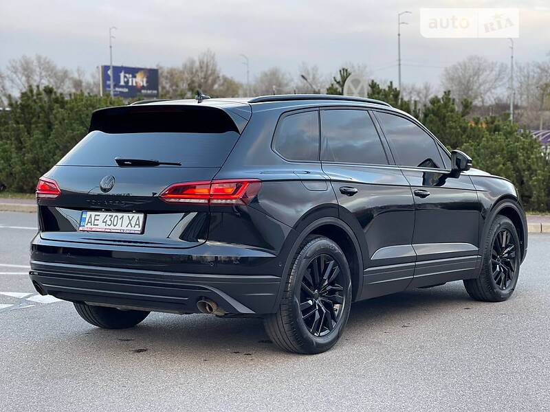 Внедорожник / Кроссовер Volkswagen Touareg 2021 в Киеве